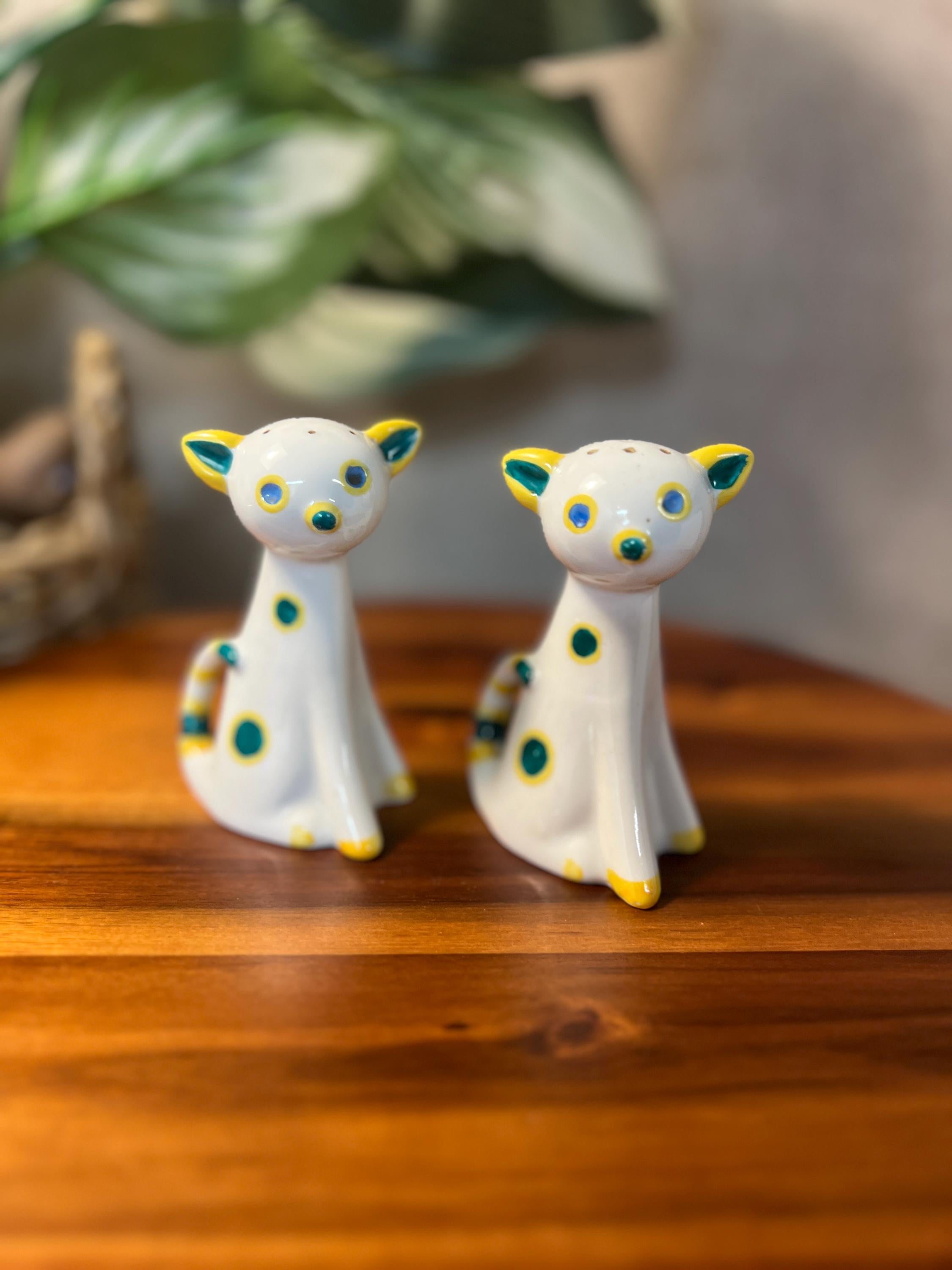 Vintage Salt & Pepper Shakers Japan Blue Yellow White Cats Kittens Cork Stoppers