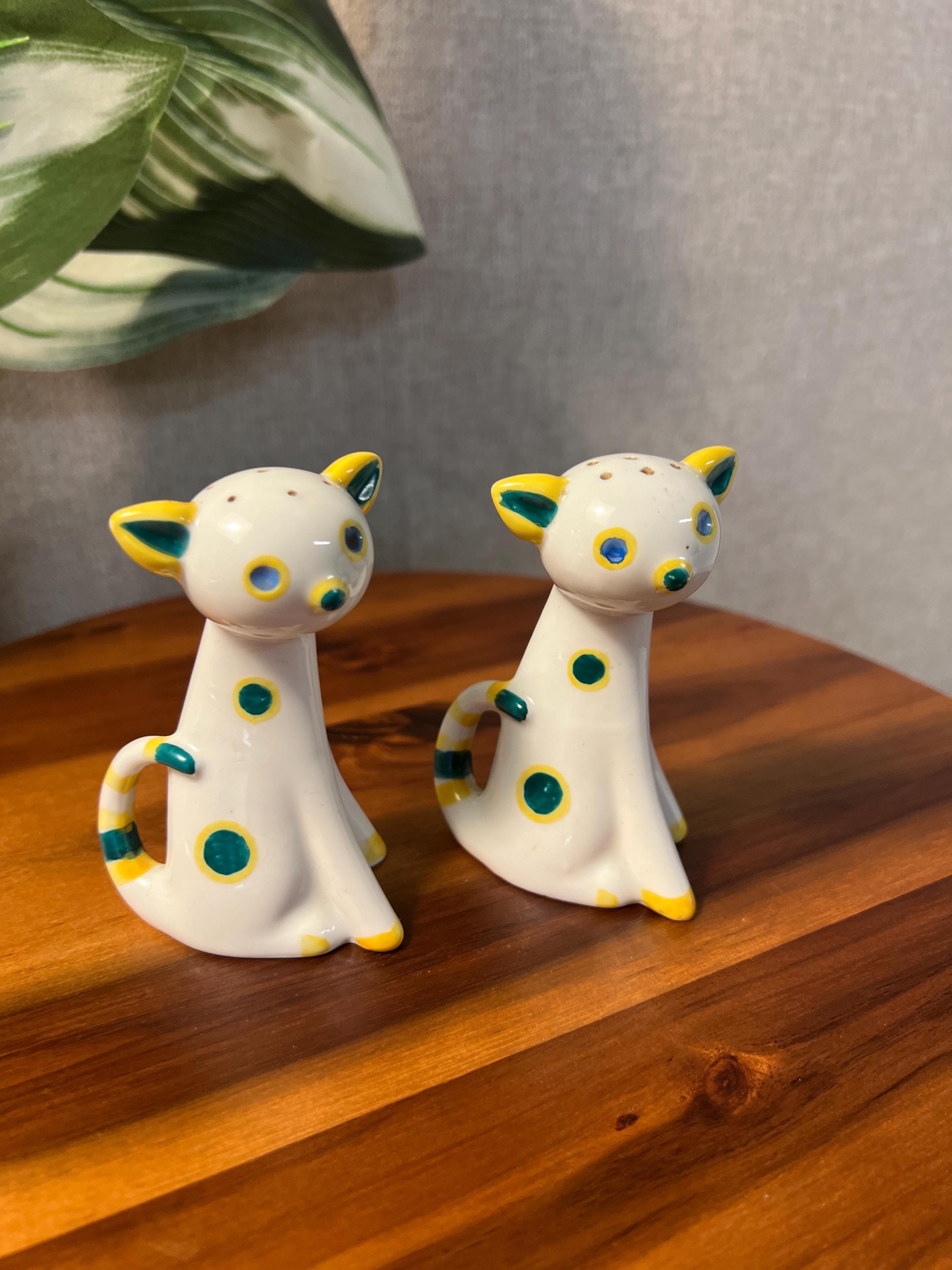 Vintage Salt & Pepper Shakers Japan Blue Yellow White Cats Kittens Cork Stoppers