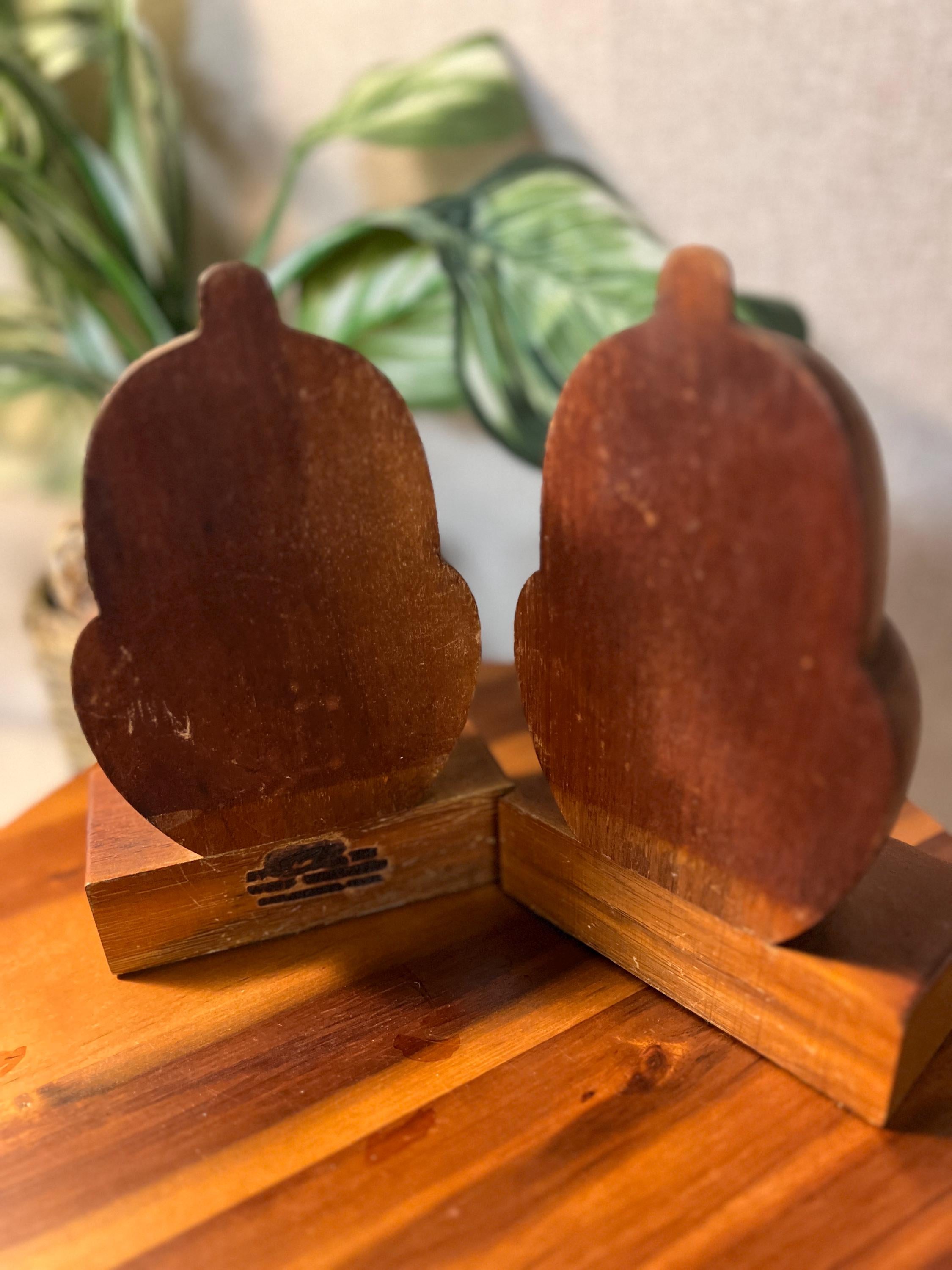 Vintage Solid Wood Acorn Bookends Wood Whittlers Gatlinburg TN Mid Century