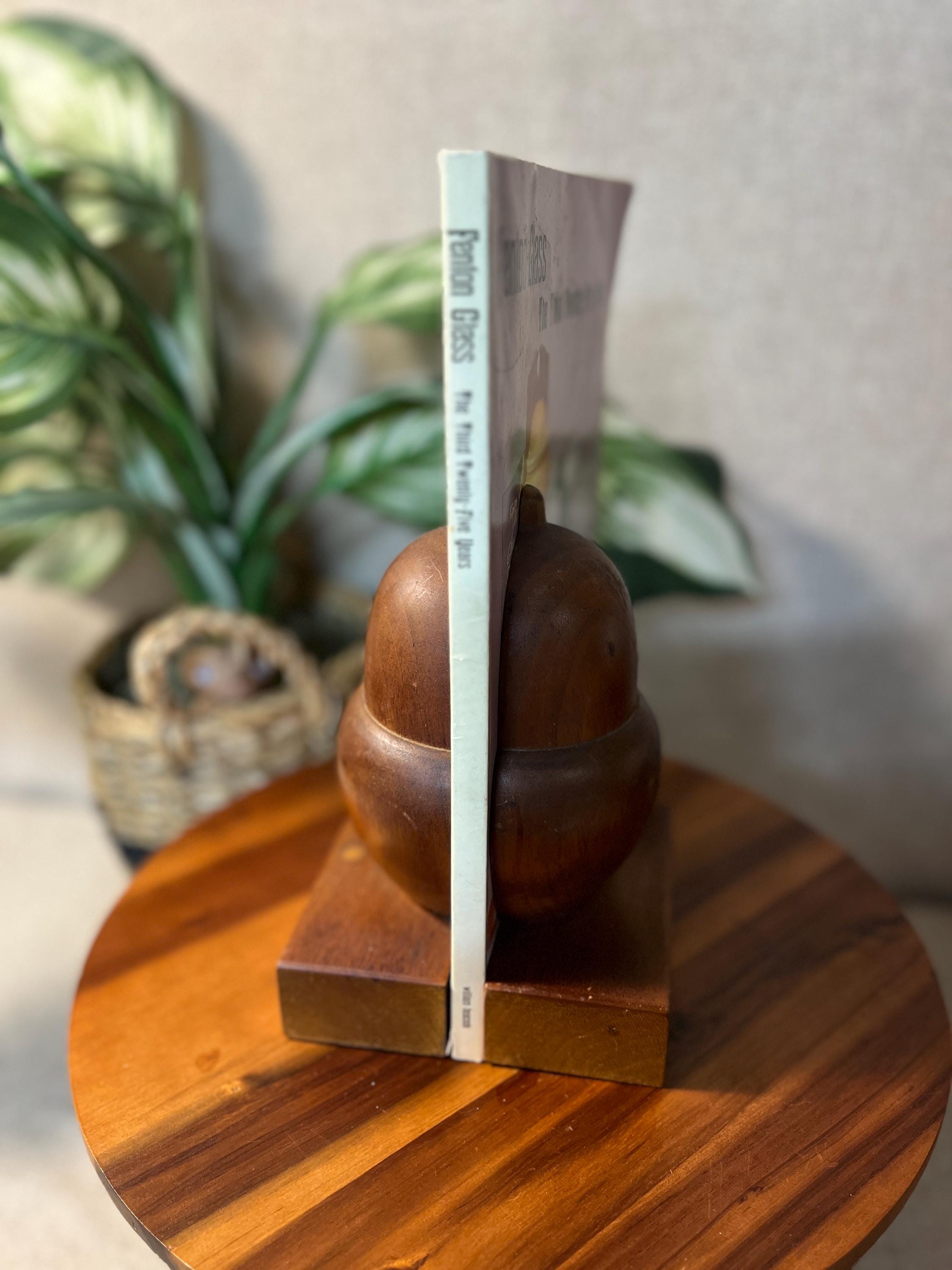 Vintage Solid Wood Acorn Bookends Wood Whittlers Gatlinburg TN Mid Century