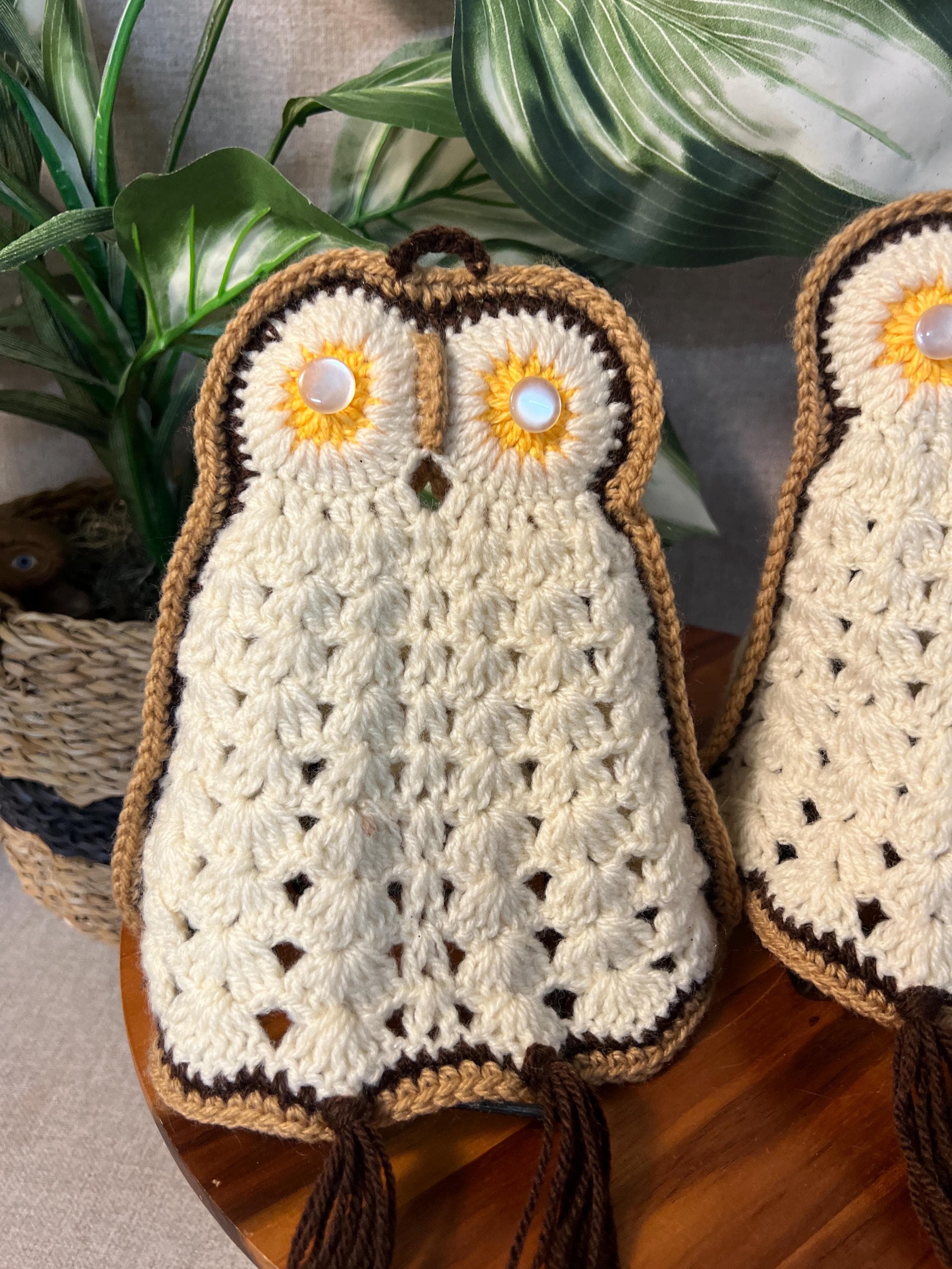 2  Handmade Crochet Pot Holders OWLS Trivet Kitchen Cottage Retro Seventies 70s